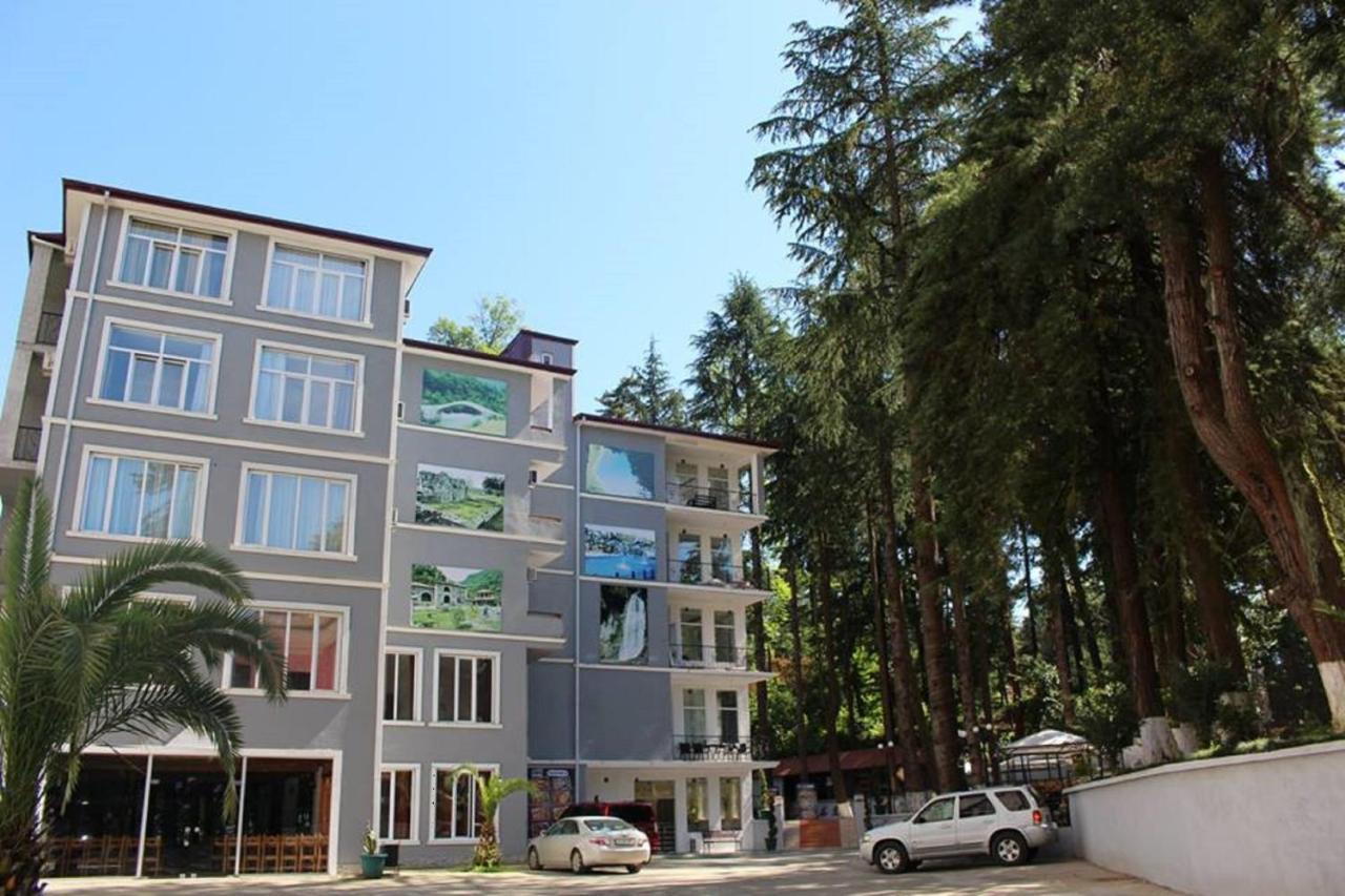 Hulus Hotel 마킨자우리 외부 사진
