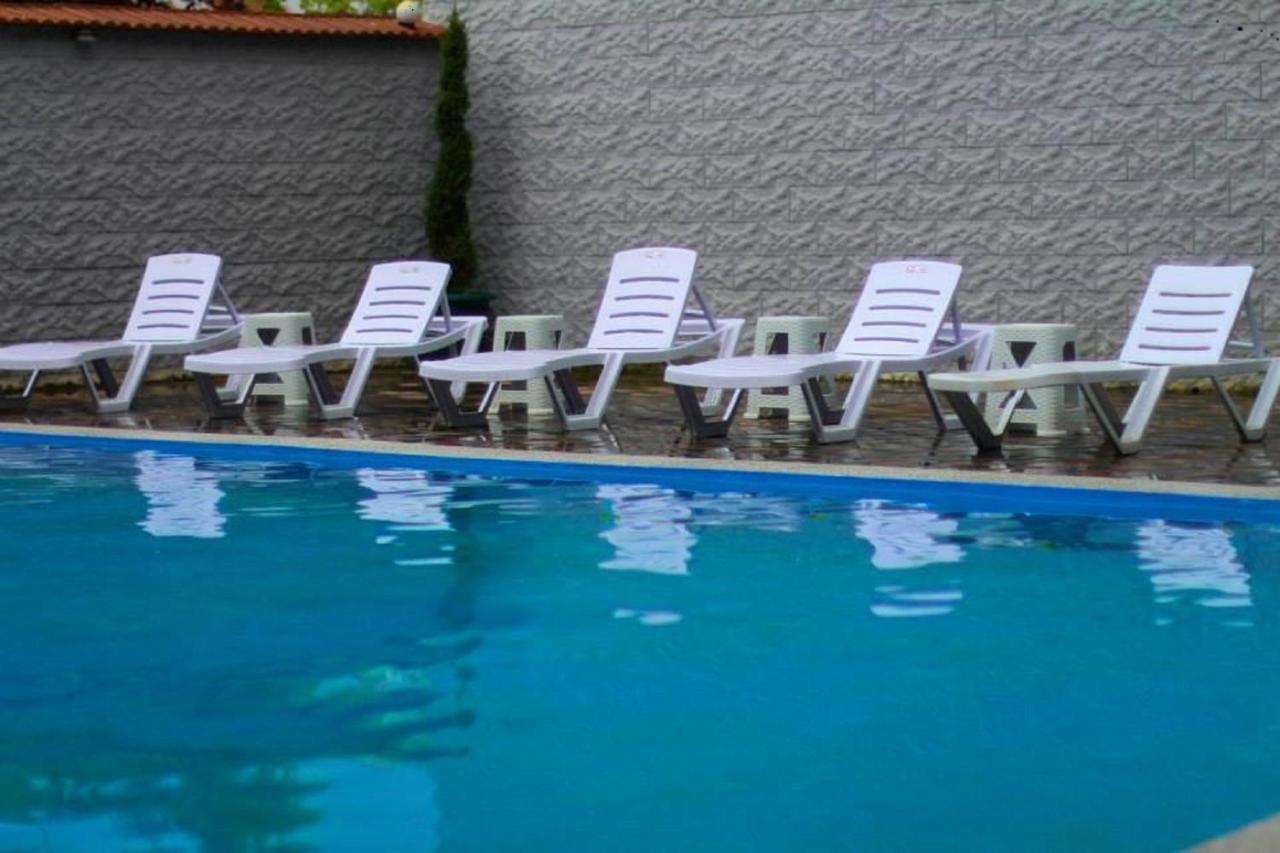 Hulus Hotel 마킨자우리 외부 사진