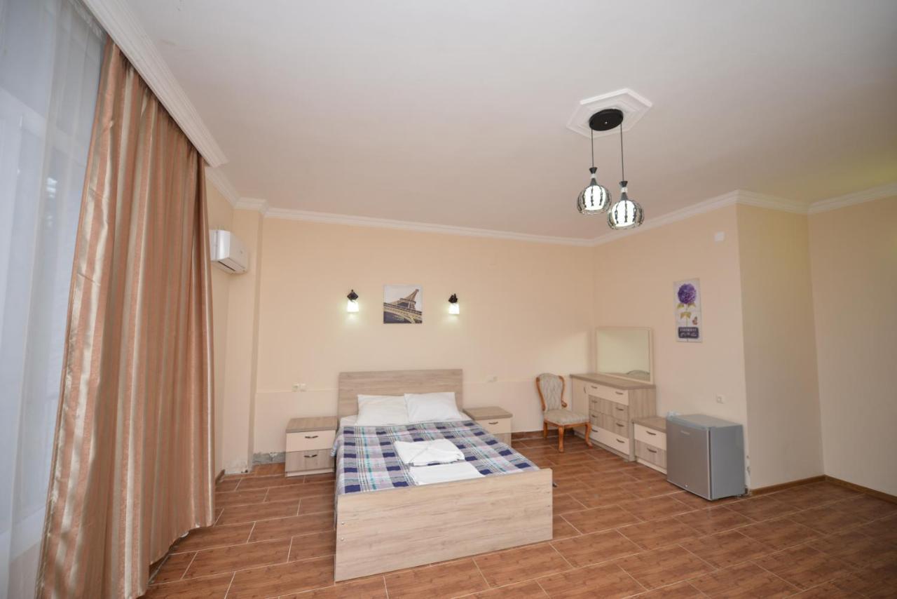 Hulus Hotel 마킨자우리 외부 사진