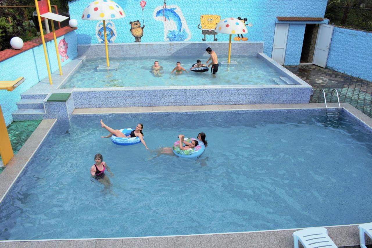 Hulus Hotel 마킨자우리 외부 사진