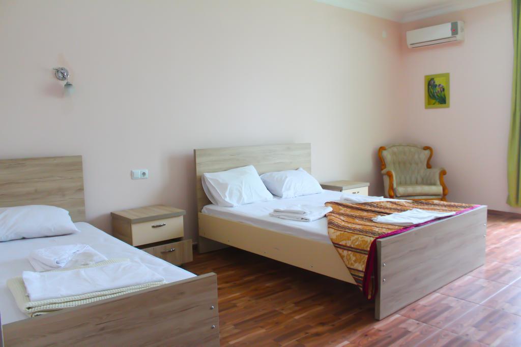 Hulus Hotel 마킨자우리 외부 사진