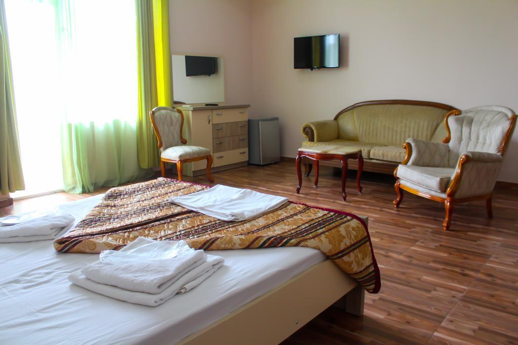 Hulus Hotel 마킨자우리 외부 사진